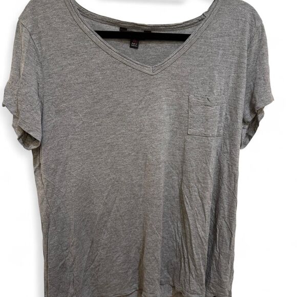 Rock & Republic Tops - Rock & Republic Vintage Y2K Women's Grey Sparkle V-Neck Pocket Casual T-shirt